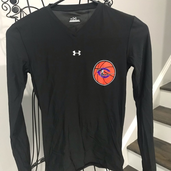 NWT Under Armour Woman’s Shirt Heat Gear Size SM - Picture 2 of 5